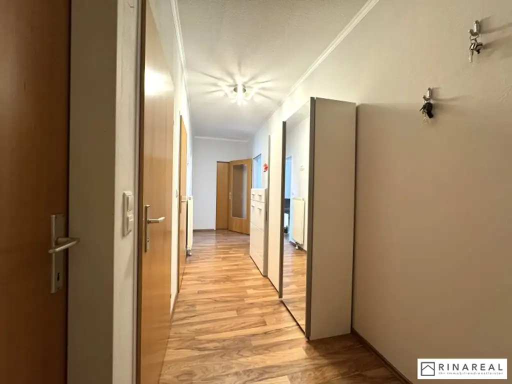 VOLKSBADGASSE | 3 Zimmer Wohnung mit Loggia | renoviert 2020 | zzgl. PKW-Stellplatz