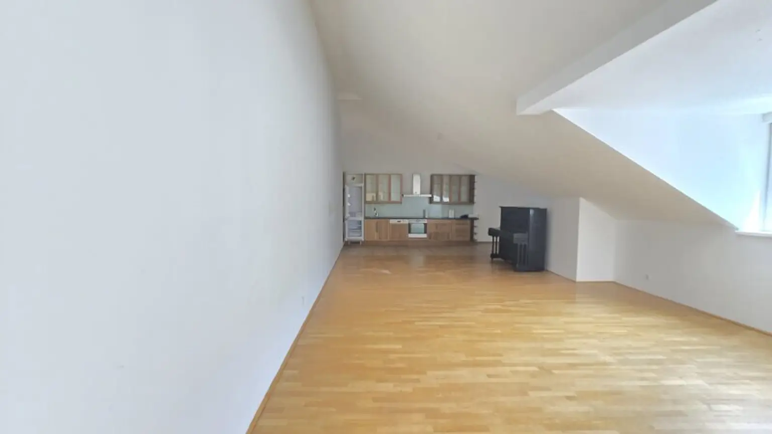 Schöne 4 Zimmer Wohnung mit Terrasse. Nähe Mariahilfer Straße