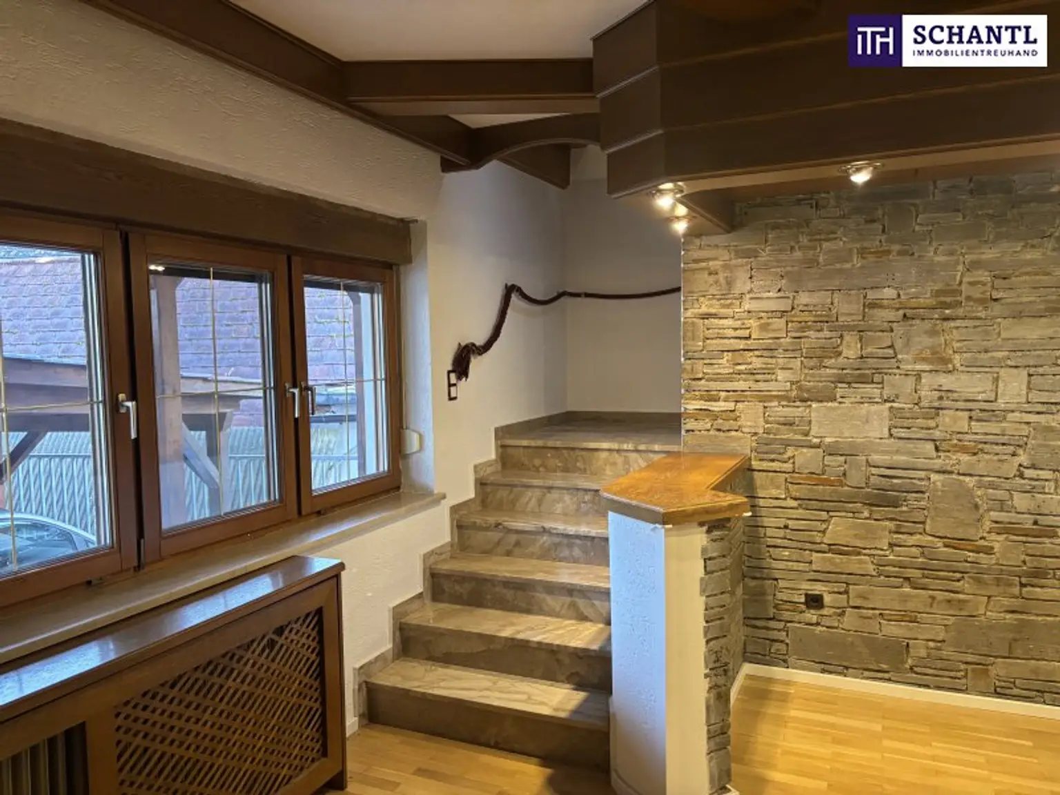 ++PERFEKTE FAMILIEN- oder STUDENTEN- MAISONETTENWOHNUNG zum WOHLFÜHLEN mit 2 BALKONE** 3 SZ, BÜRO, WOHNKÜCHE++ CARPORT++ca. 123 m² WOHNFLÄCHE++