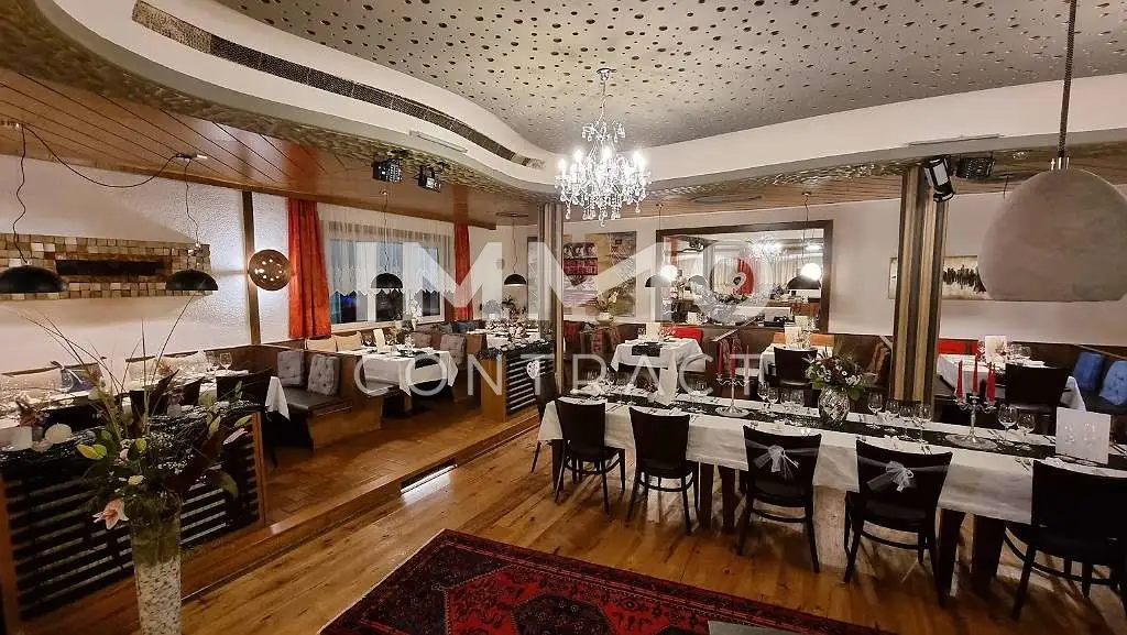 EINZIGARTIGES BETRIEBSBEREITES HOTEL-BAR-RESTAURANT AM HAUPTPLATZ