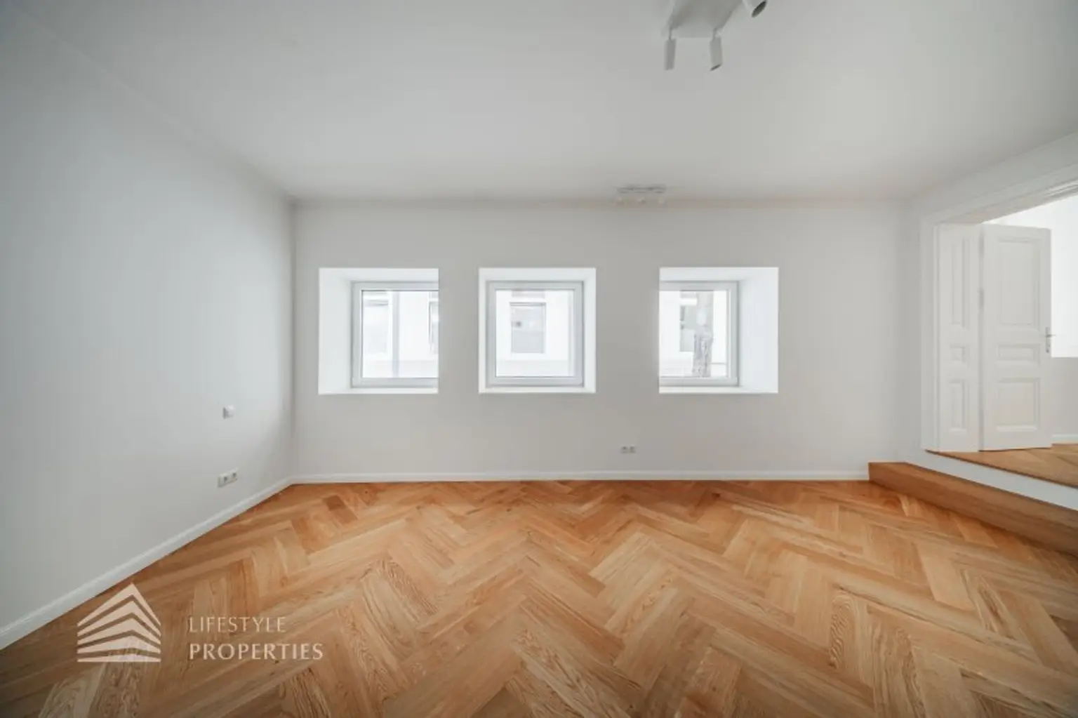 Erstbezug! Schöne 2-Zimmer Wohnung mit Terrasse, Nähe Burggasse
