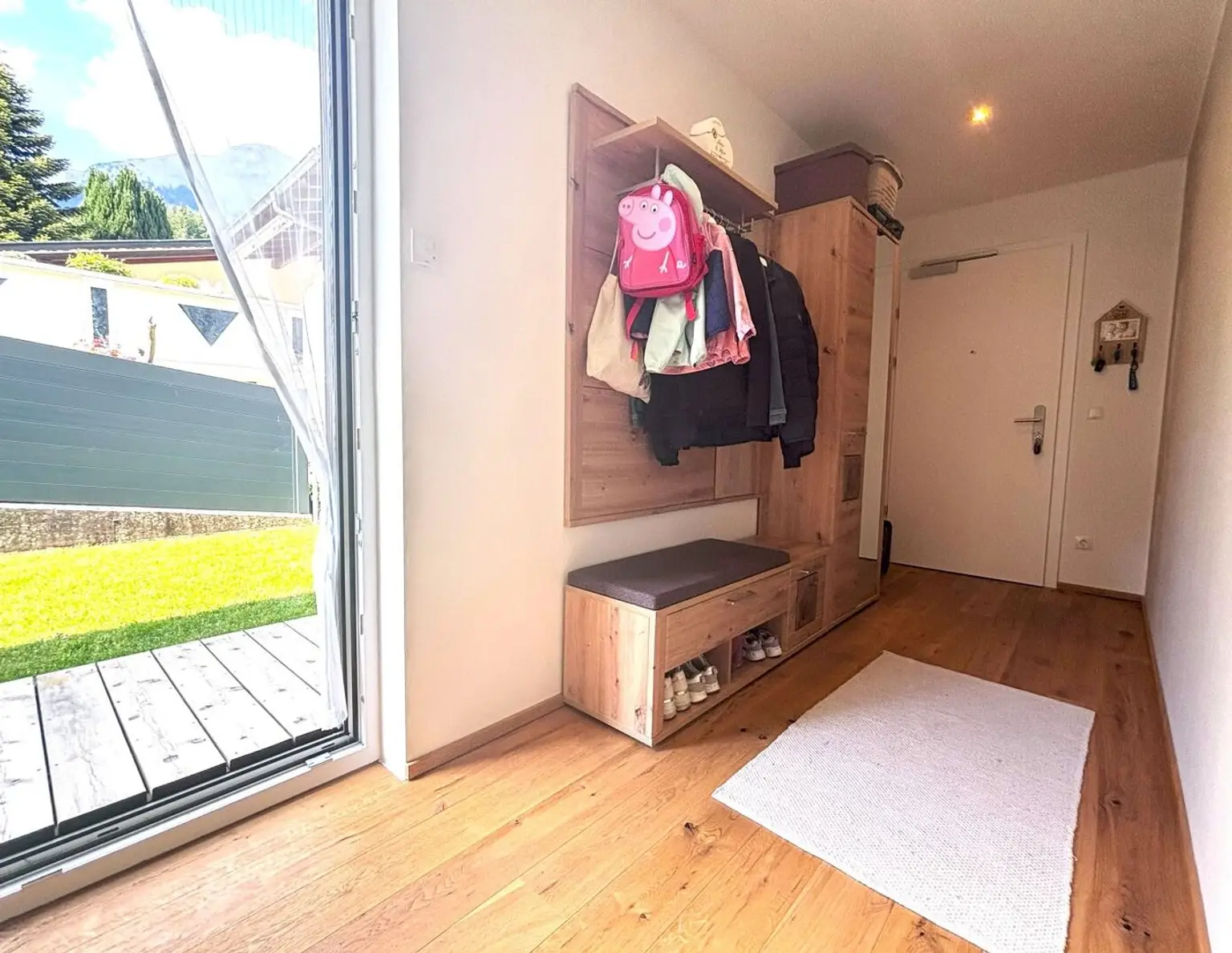 Wiesing: Modernes Wohnen mit Gartenidylle - sonnige 3-Zi.-Neubauwohnung zu verkaufen