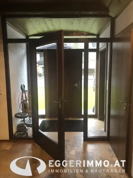 Spacious Detached House with Garconniere in Country House Style with Large Garden for Rent