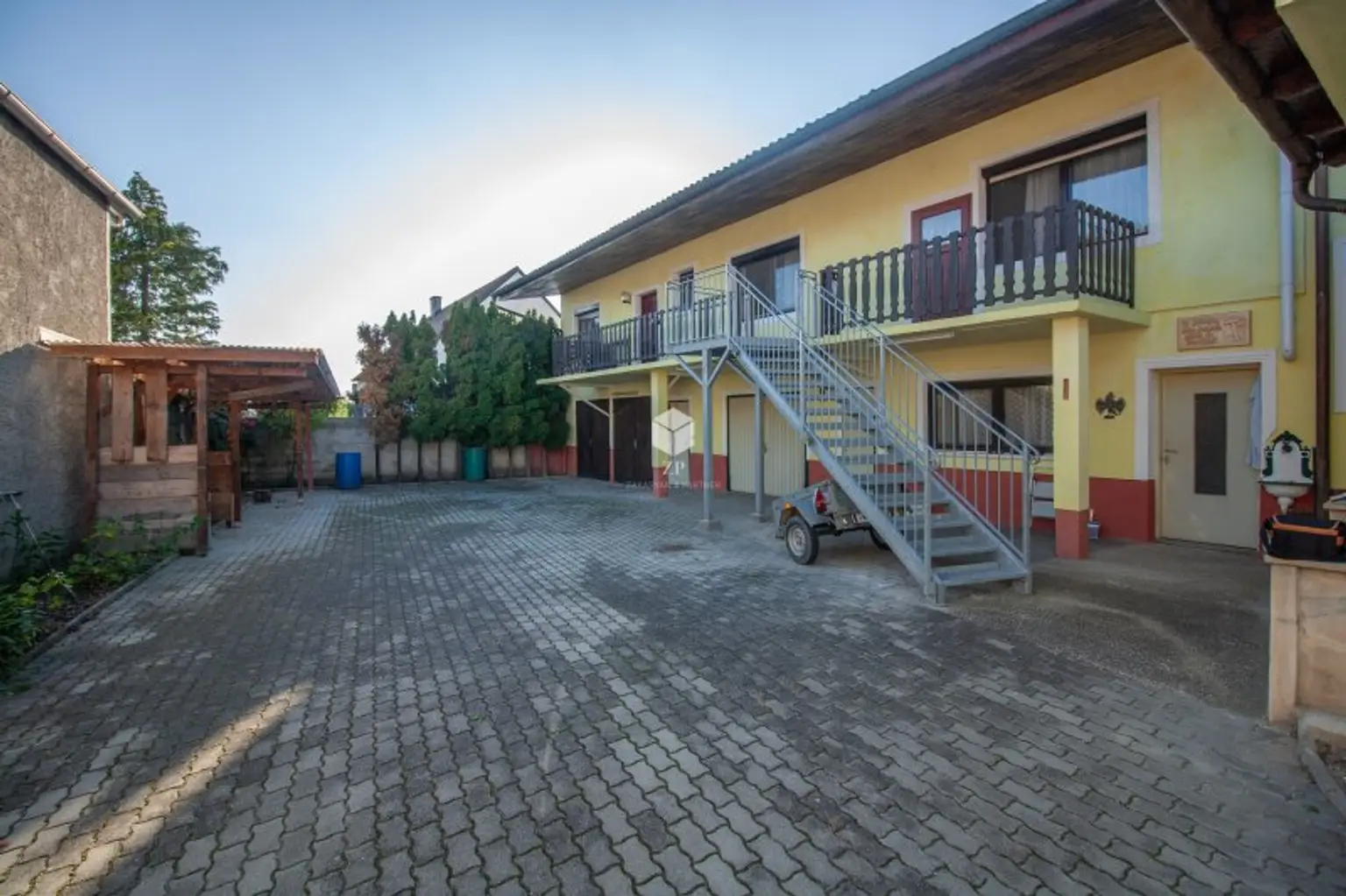 Charmantes Haus mit 2 Wohneinheiten mit Innenhof & Garage – Ruhelage nahe Rust und dem Neusiedler See