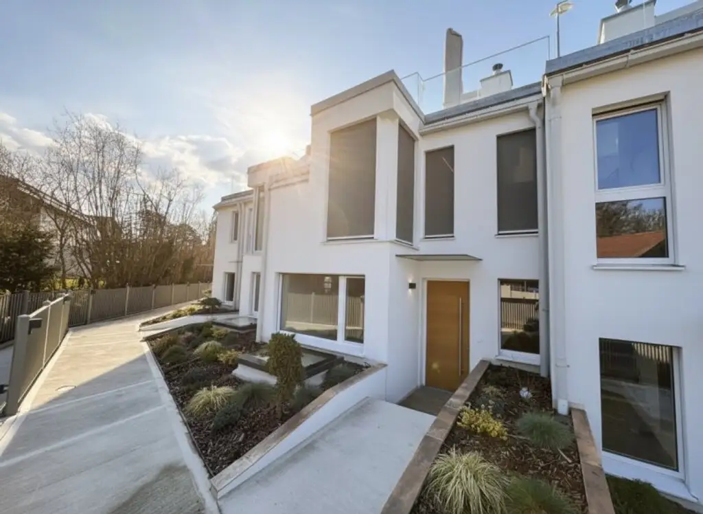 Erstbezug - Design-Domizil mit Dachterrasse und Garten in Hietzinger Grünlage