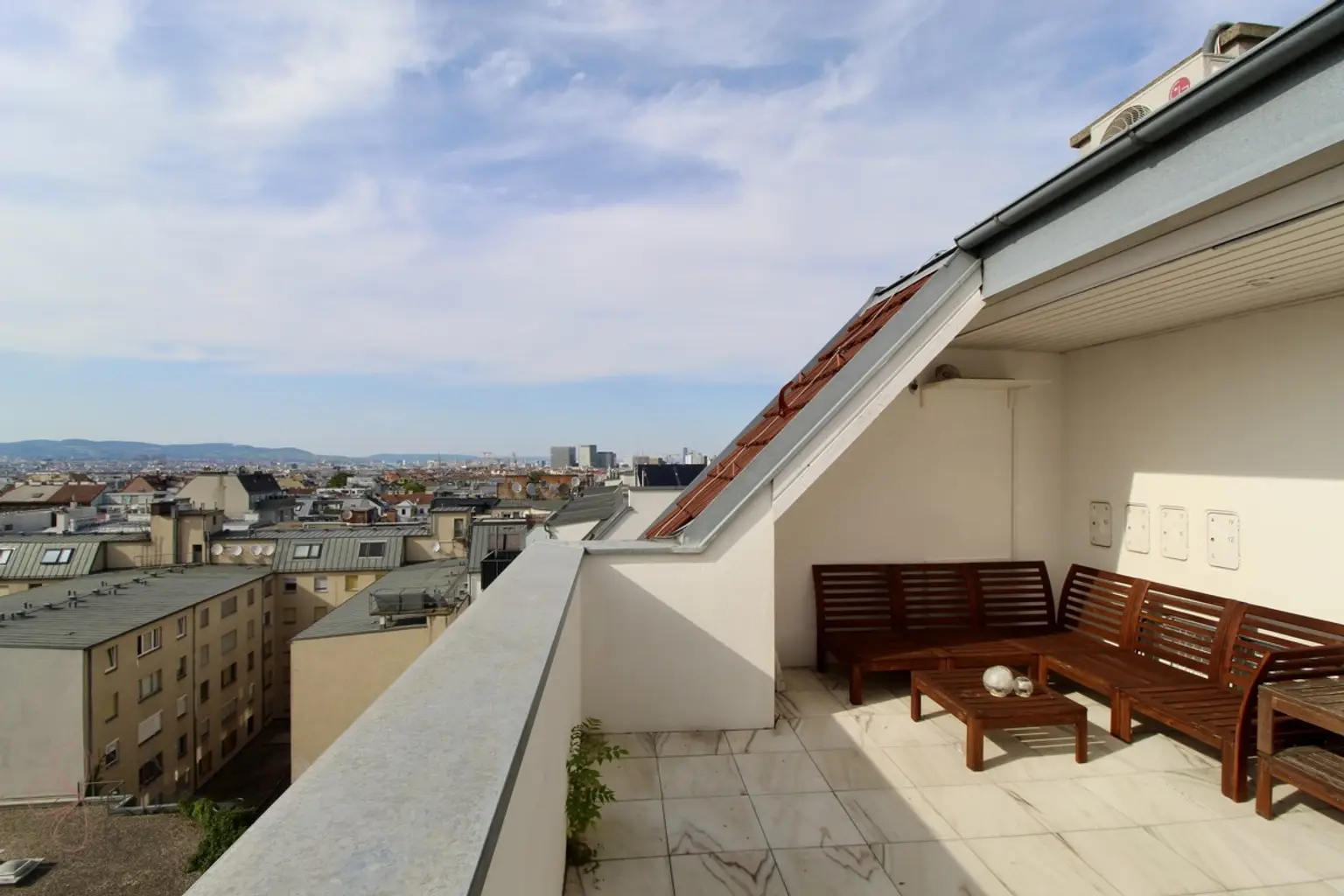 505B3FB9-88D2-4845-98CB-1A4929ADFE12_1_201_a