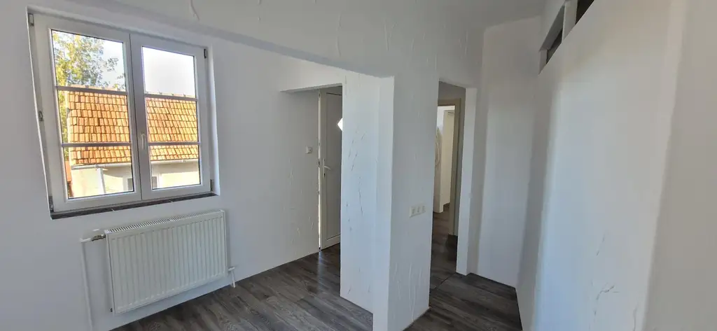 Freistehendes Wohnhaus mit Garten