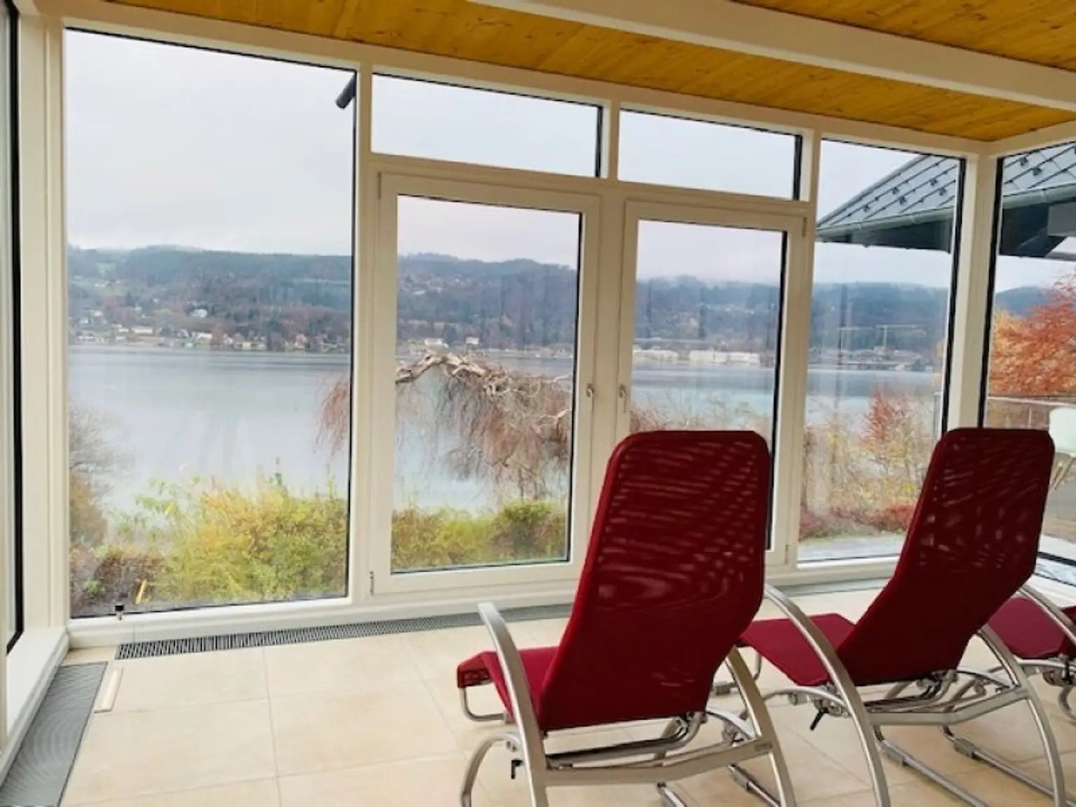 Miete in Wörtherseevilla mit Hallenbad/Sauna und Badeplatz!