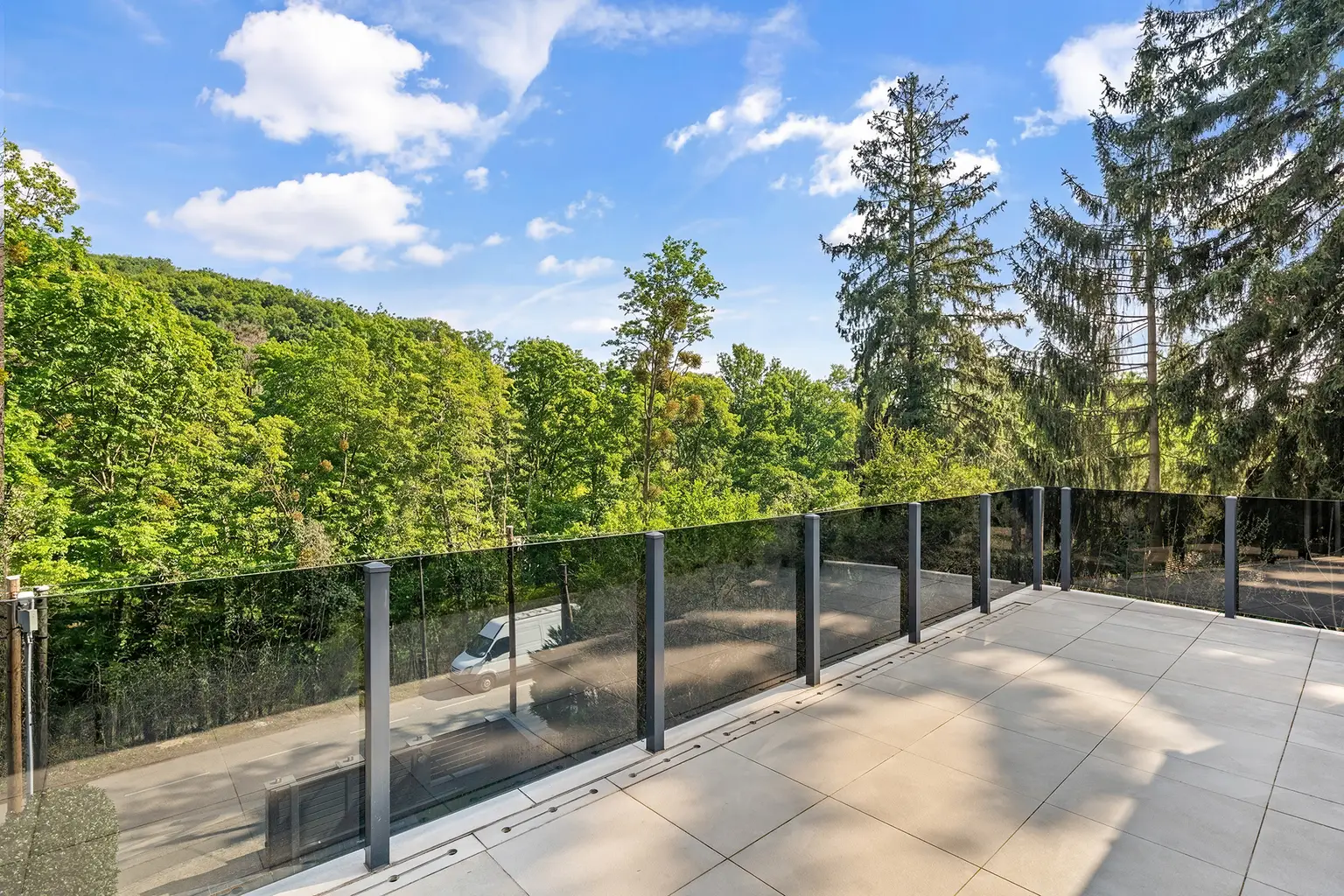 Energieeffiziente Villa mit Pool & unverbaubarem Waldblick