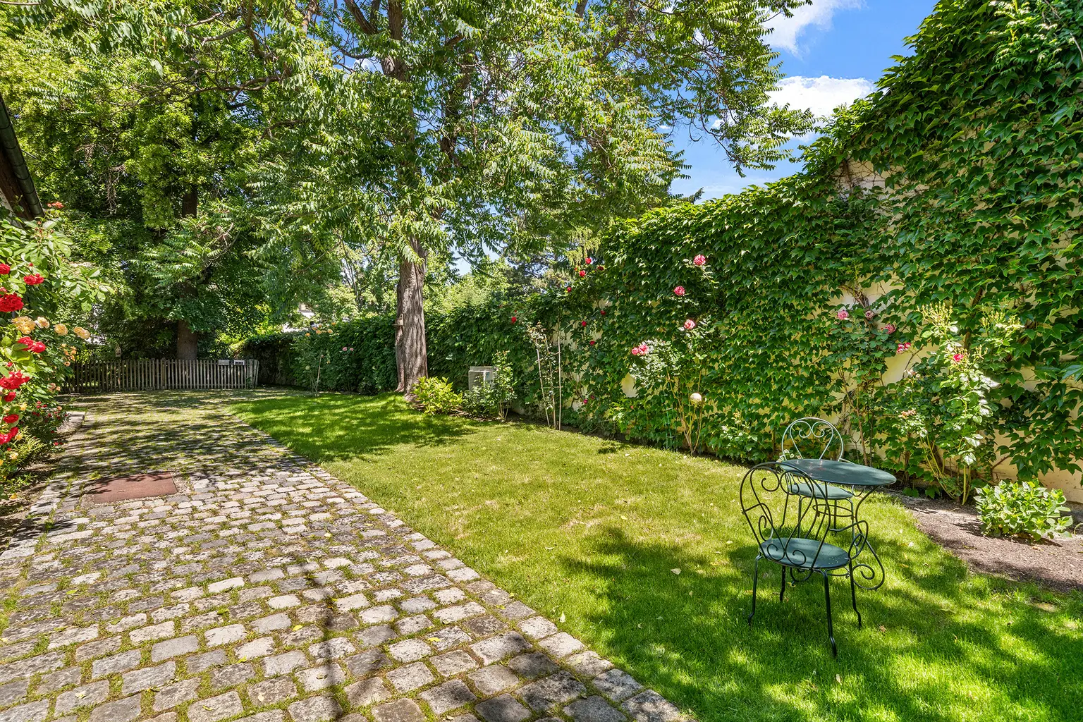 Geschmackvolles Architektenhaus mit Garten in bester Döblinger Lage