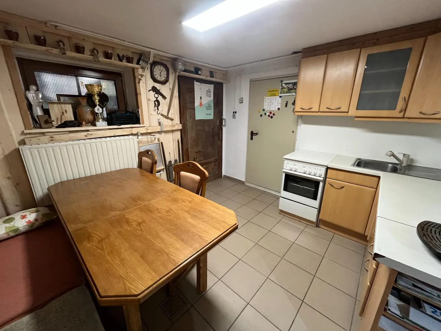 Kellerbereich - Stüberl mit Küche