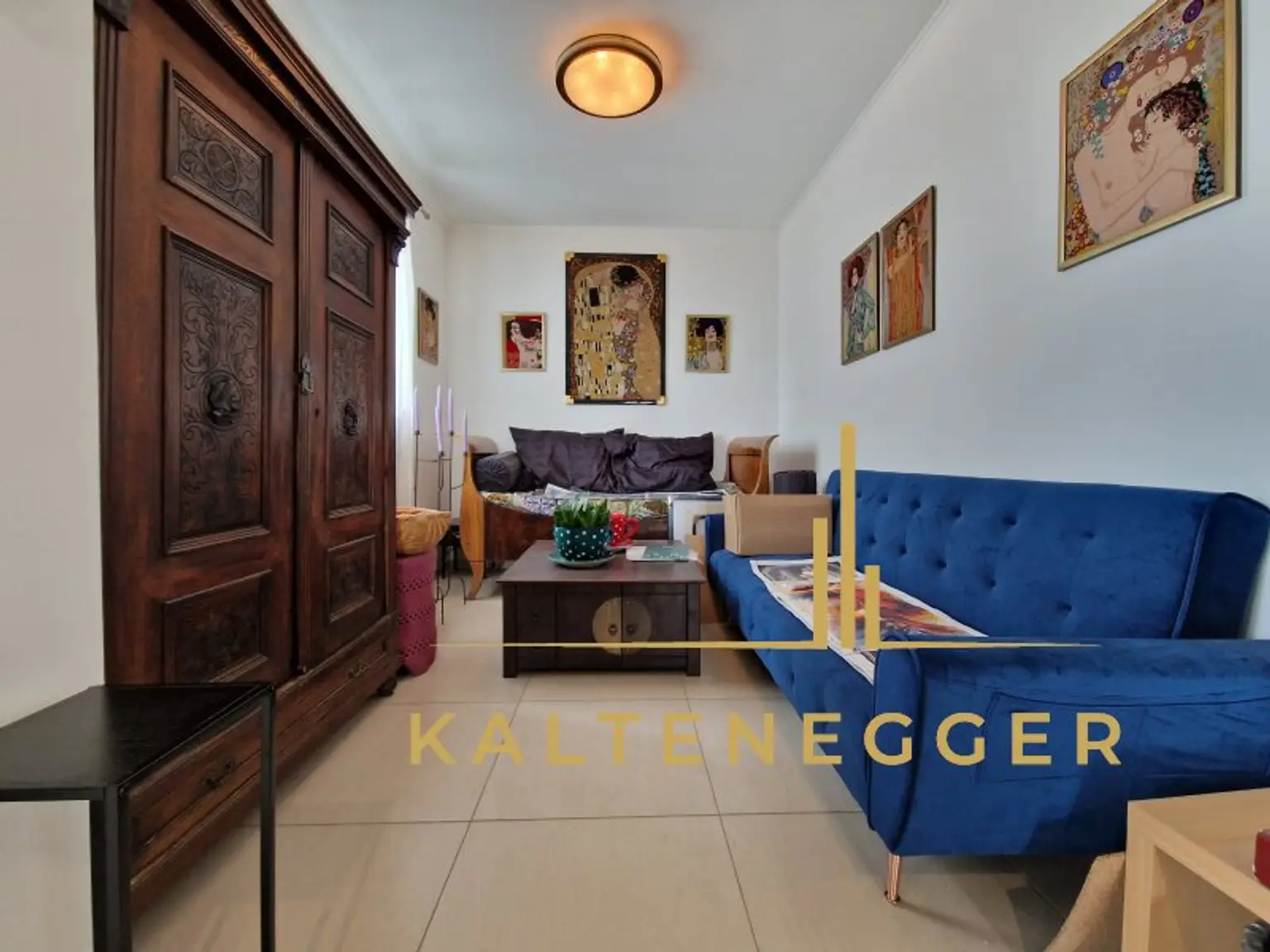 Wohneinheit 2: Wohnzimmer ca. 32,40 m²