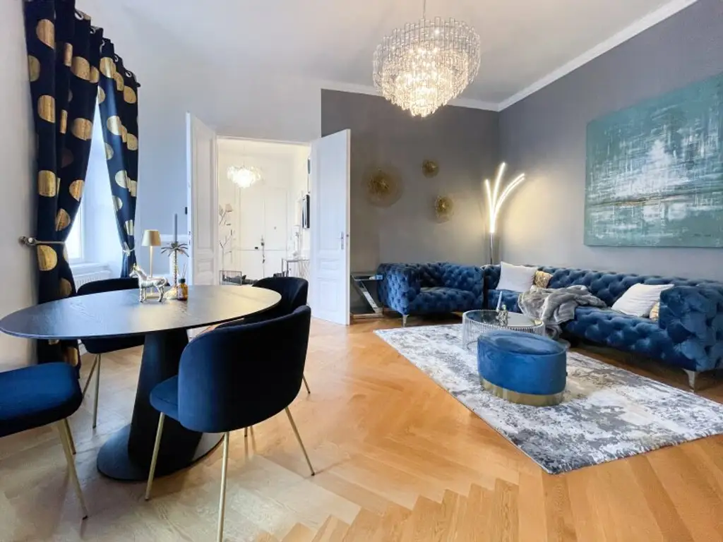Exklusive Altbau-Residenz mit modernster Technik – hofseitige 2-Zimmerwohnung mit Balkon beim Naschmarkt