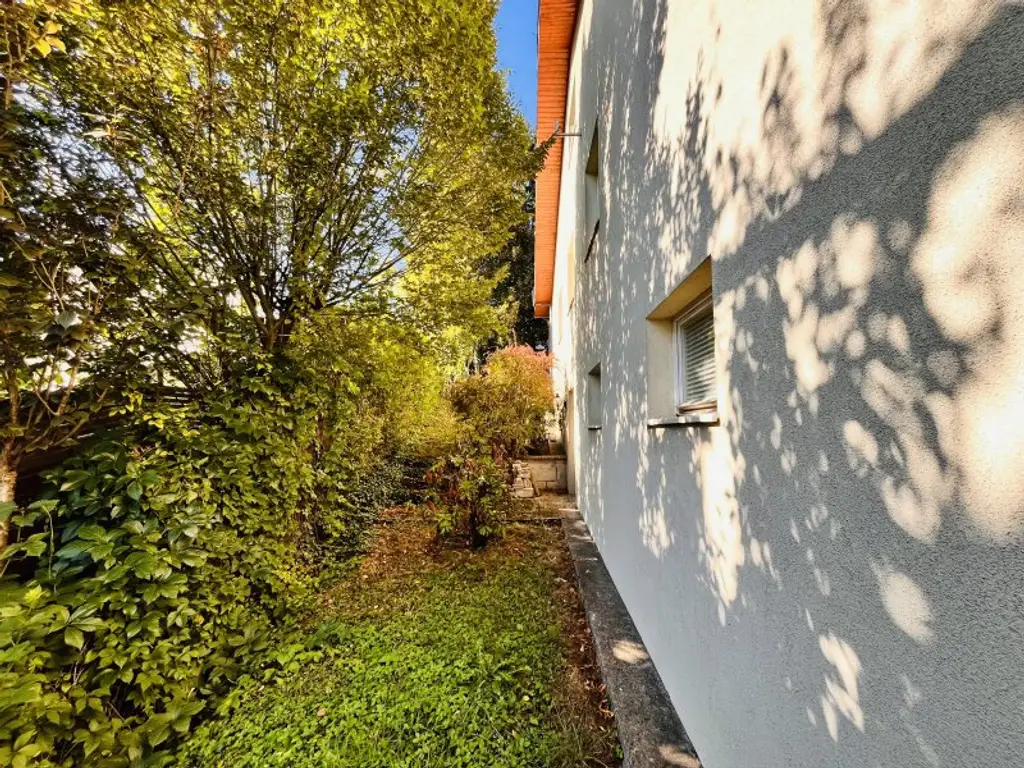 Haus mit Potenzial in Kierling – Ruheoase mit Garten, Pool & Wintergarten