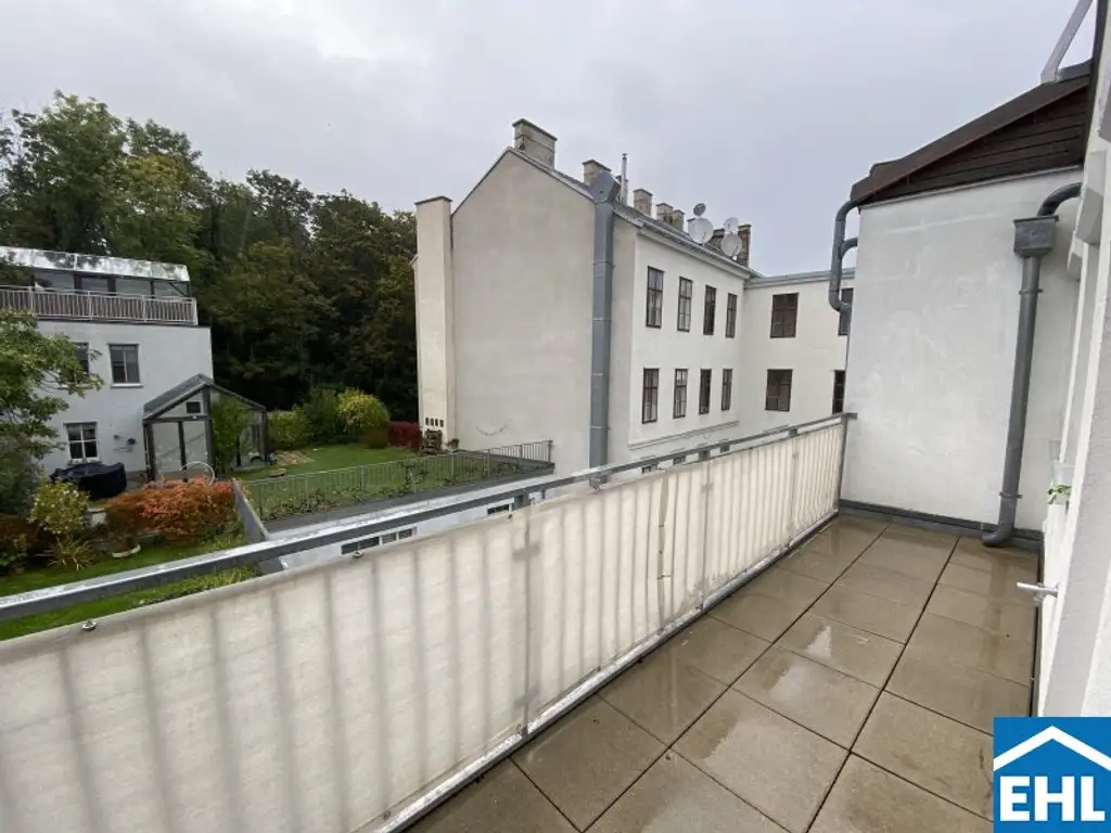 Ruhige Dachgeschosswohnung Terrasse und Balkon !