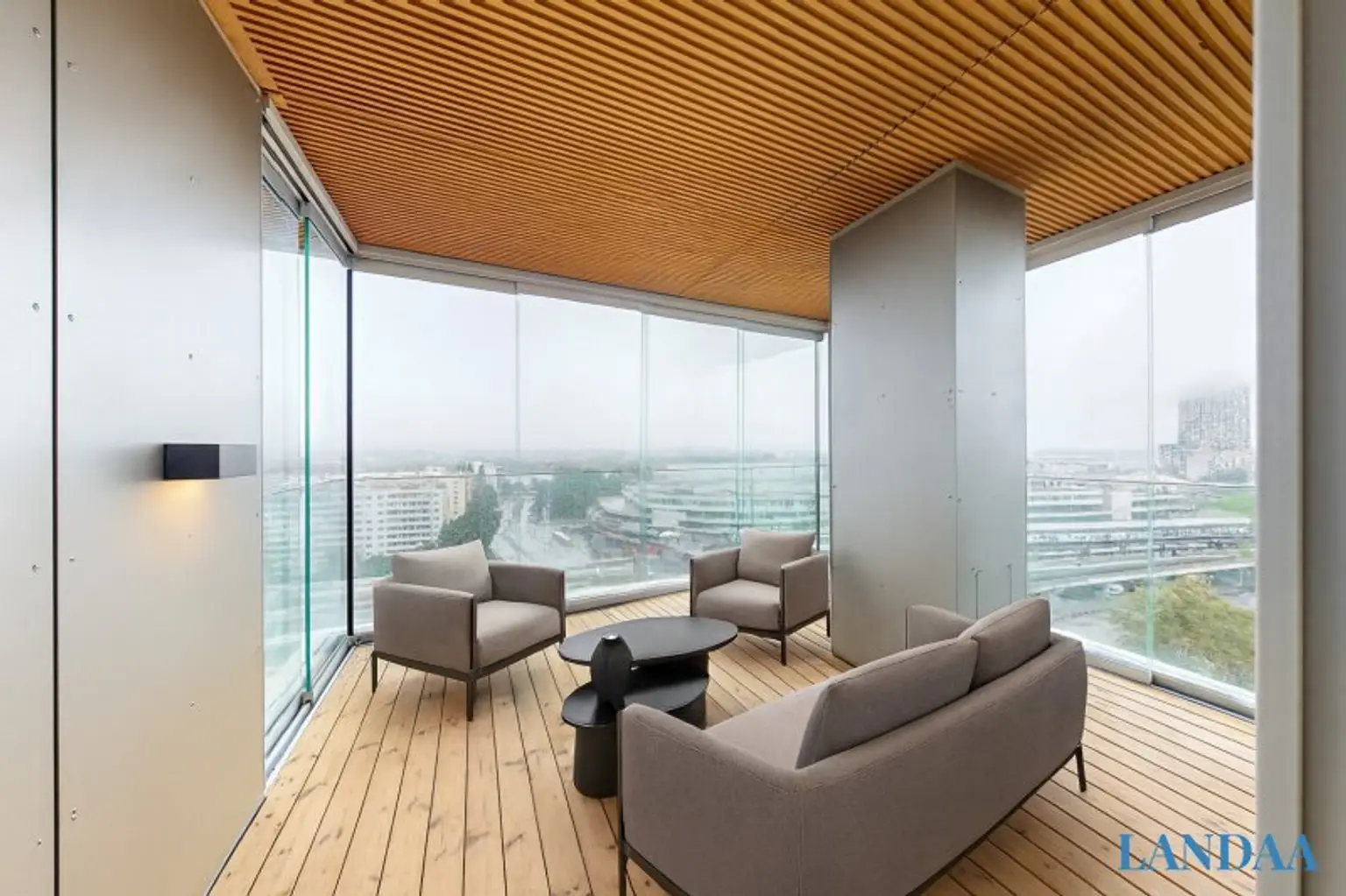 Möblierte 2-Zimmer-Wohnung mit großzügiger Loggia und exklusiven Services