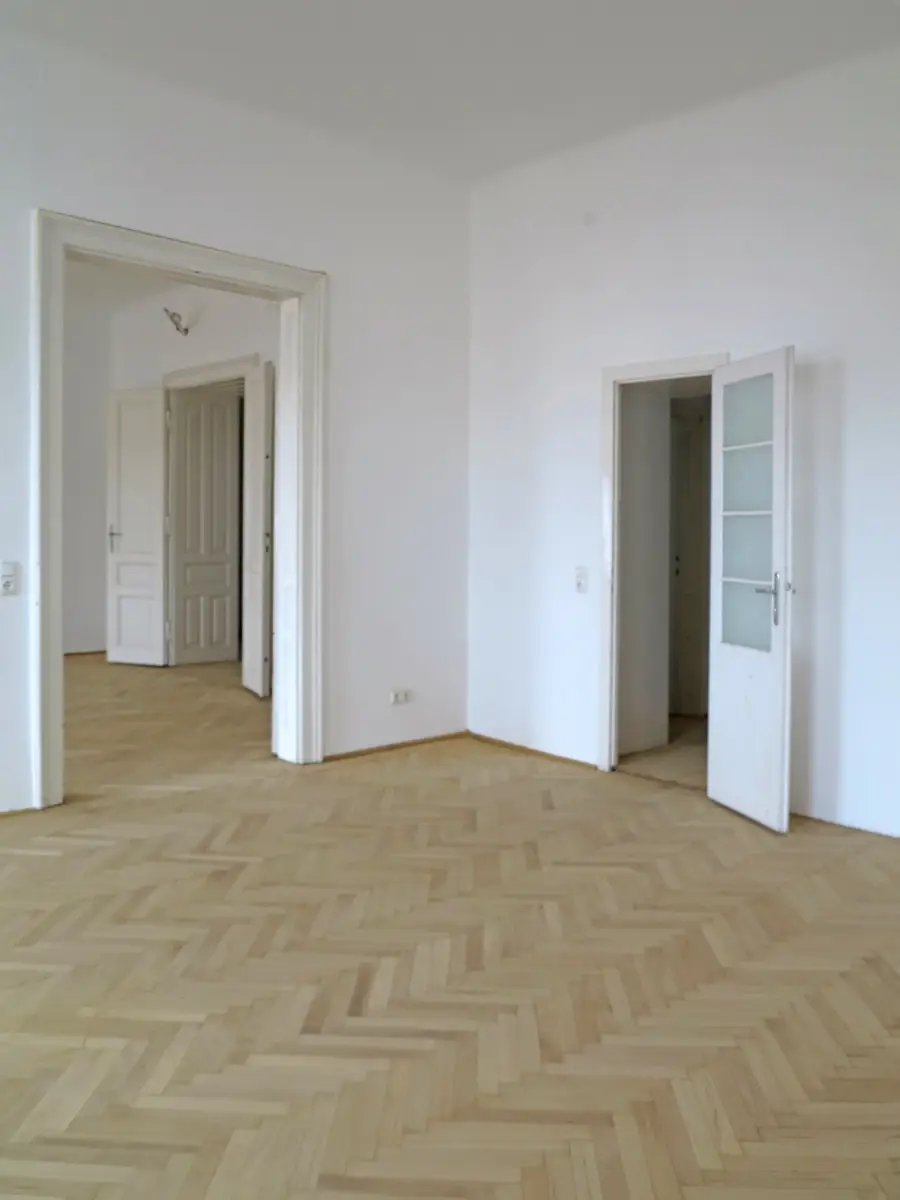 STILVOLL SANIERTE ALTBAUALTBAUWOHNUNG - RESRVIERT