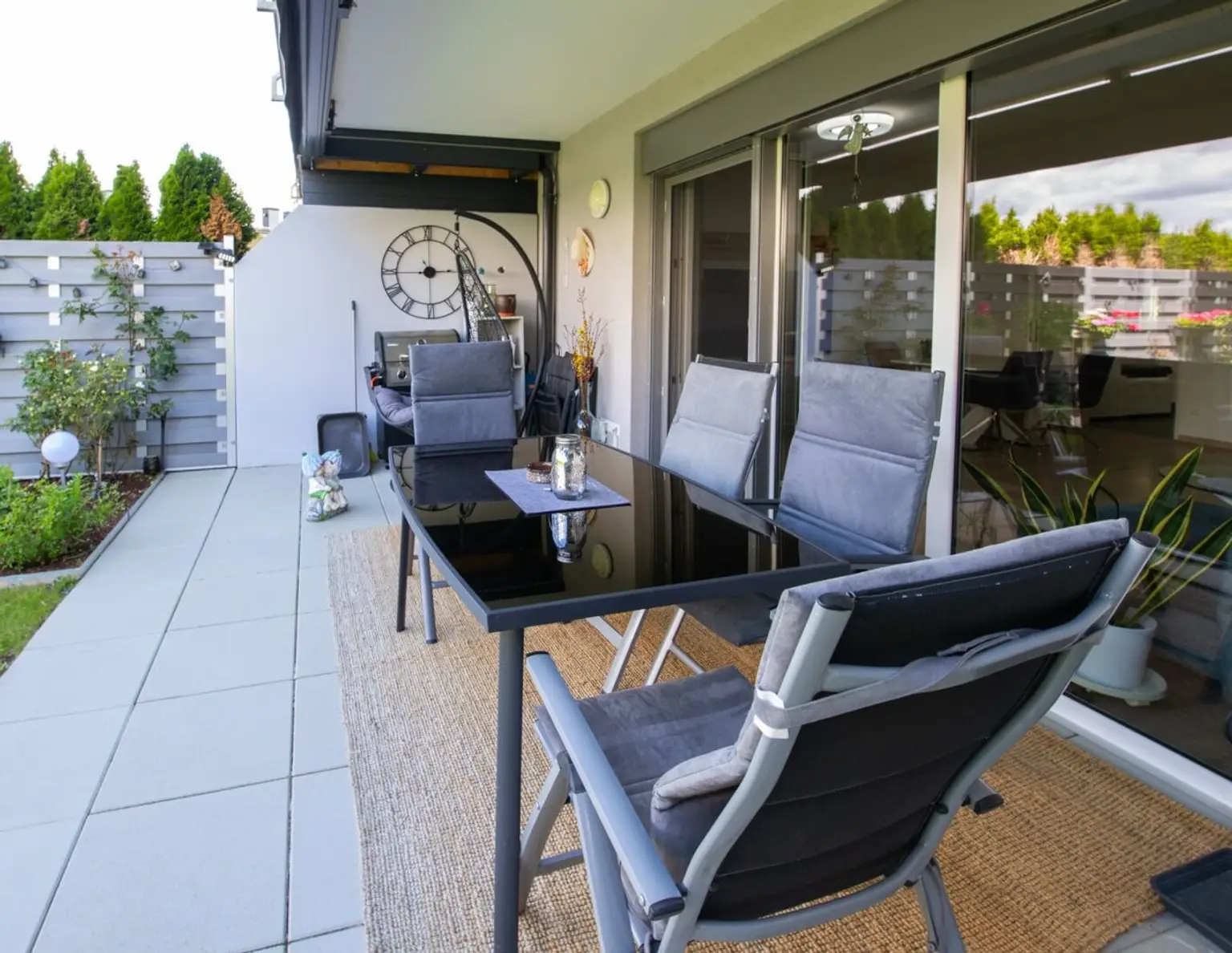 ***Design trifft Natur*** Stilvolle Gartenwohnung mit Schwimmteichnutzung