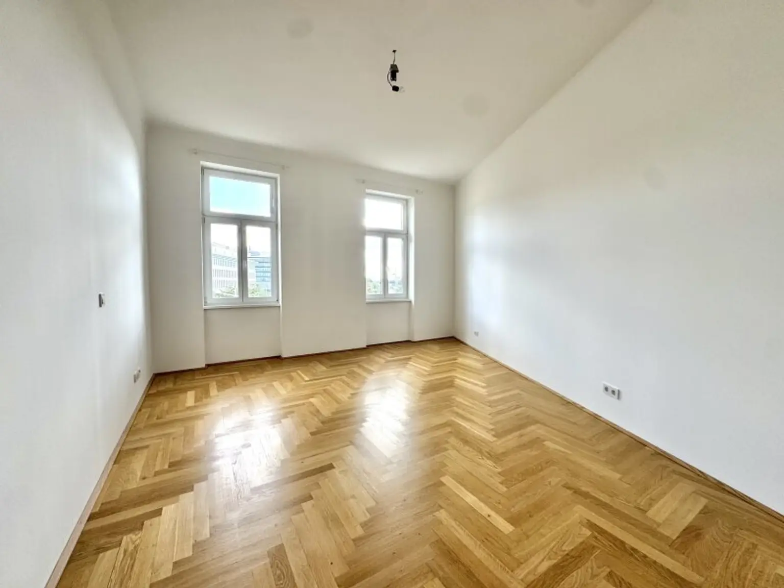 Sanierter Altbautraum mit großzügiger hofseitiger Loggia  -  Stilaltbau am Rennweg - S-Bahn St. Marx ums Eck