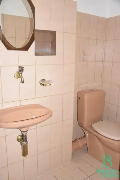 Eleganter "Retro-Style" - Großzügige, sonnige, ruhige Wohnung mit Süd-Loggia! 2 Garagenplätze!