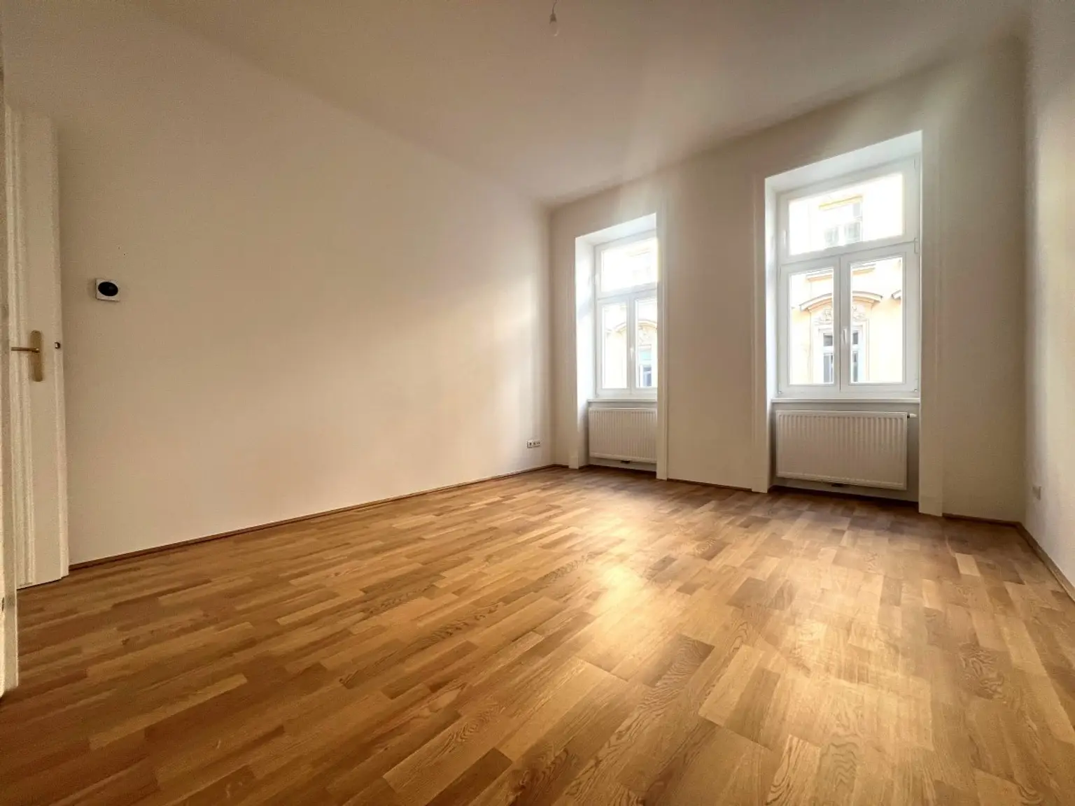 8 | HELLE  2 Zimmer Wohnung  - in RUHIGER und ZENTRALER LAGE | Prima Service Immobilien