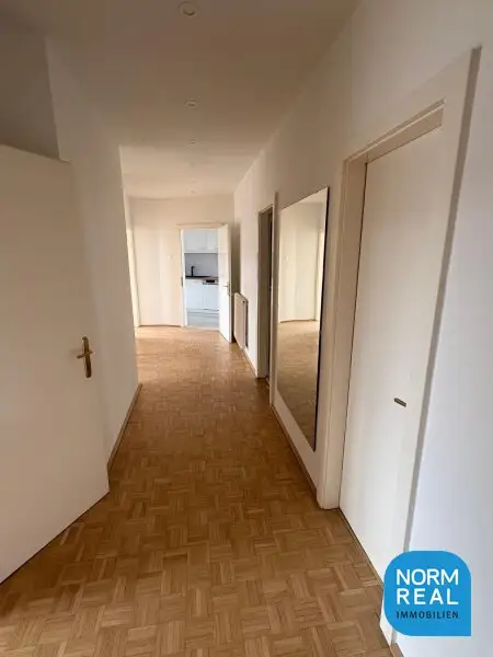 Dachgeschosswohnung mit Terrasse Nähe Oper