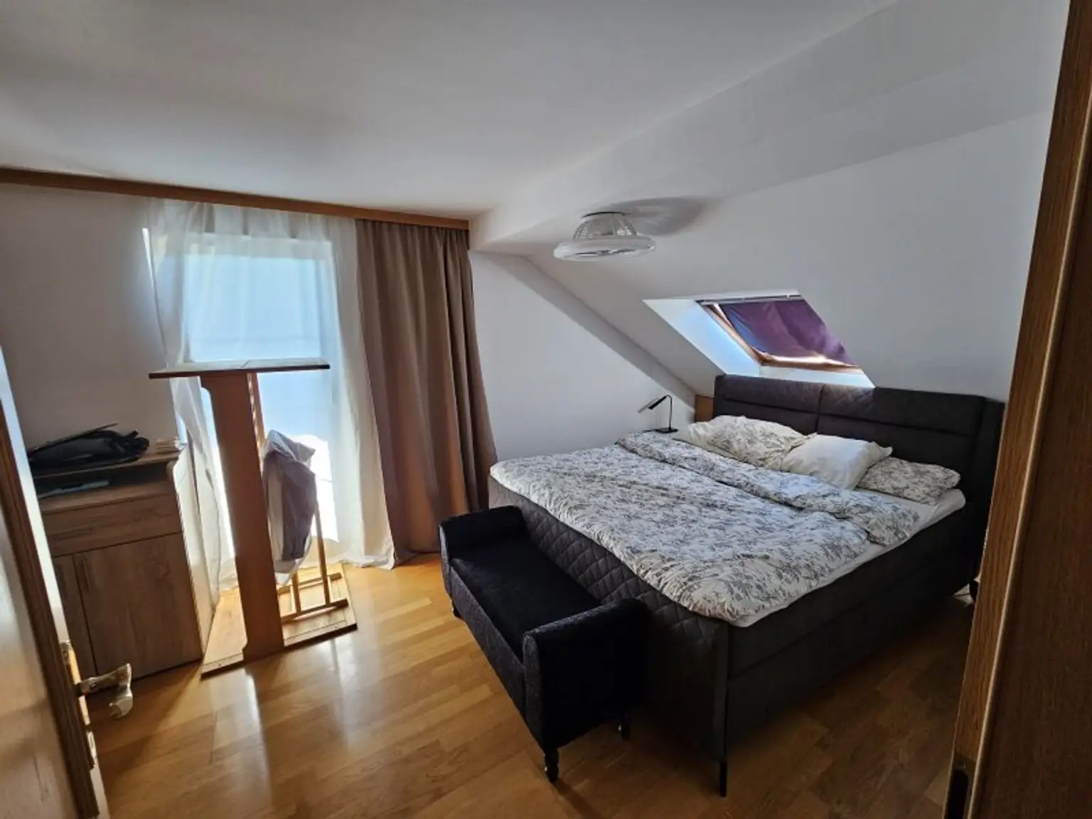 Einfamilienhaus mit Sauna uvm. auf Pachtgrundstück (verlängerbar) in Steinbrunn mit Zugang zum Badeteich!