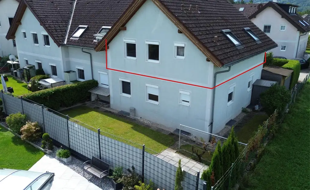 Platzwunder: Wohnung mit Eigengarten, 2 Parkplätzen, Keller & Dachboden