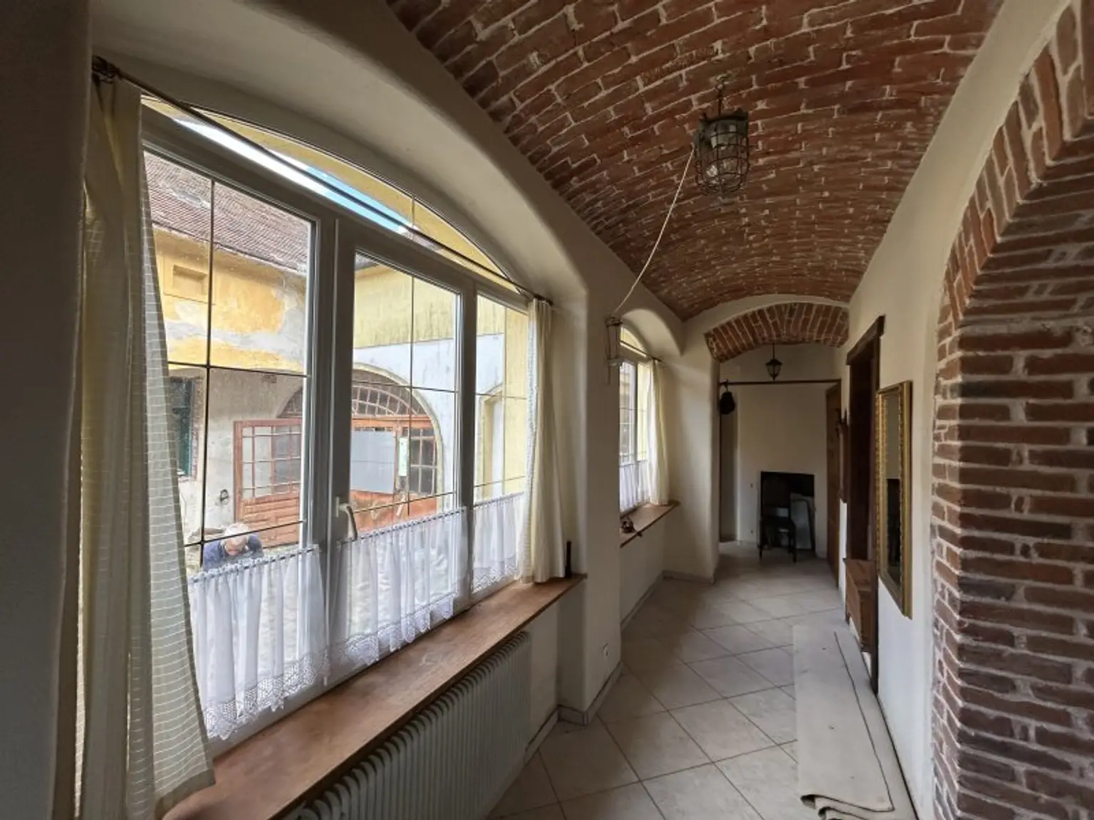 +++ Historisches Mehrfamilienhaus mit Charakter und Potenzial – eines der ältesten Gebäude Kőszegs! +++