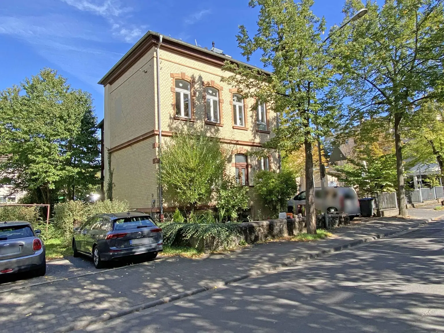 Straßenansicht