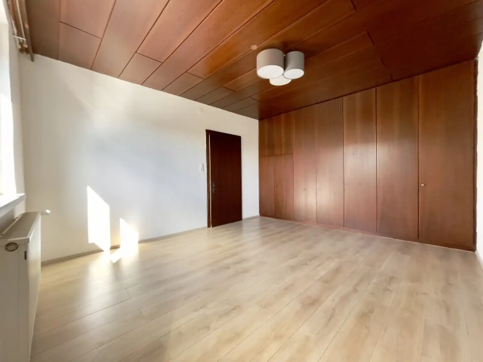 Hofseitige Balkonwohnung mit Bergblick!