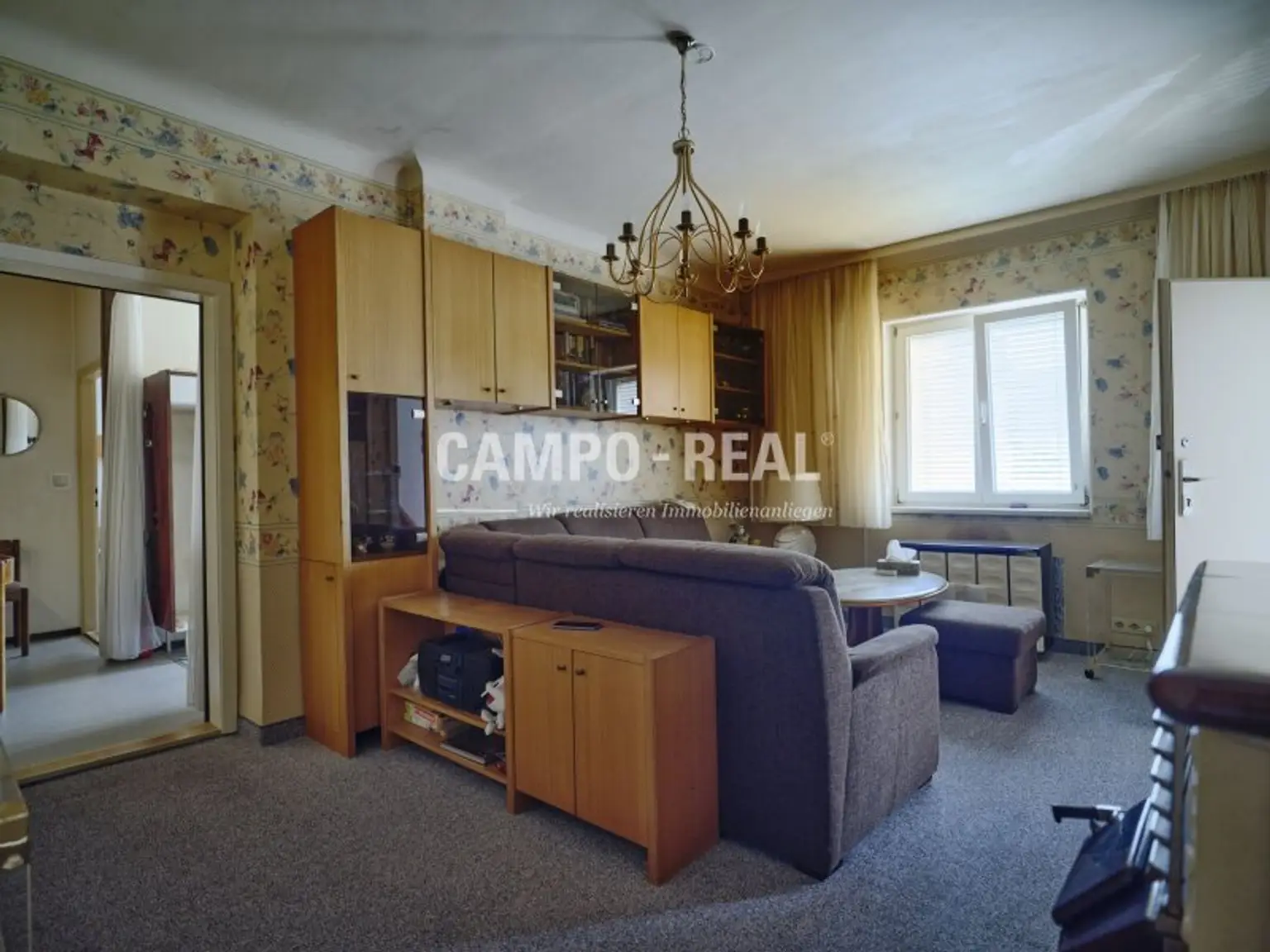 CAMPO REAL: Charmantes Stadthaus – Ihr Renovierungsprojekt mit Potential!