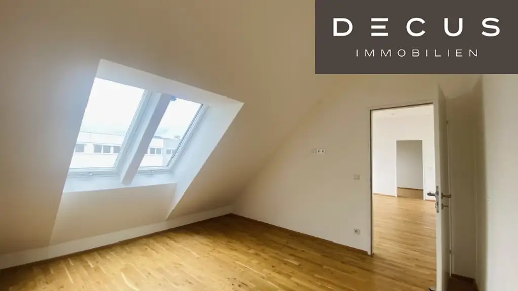 / BALKON / 3 ZIMMER / 2 BÄDER /  MODERNE ANLAGE / U-BAHN NÄHE