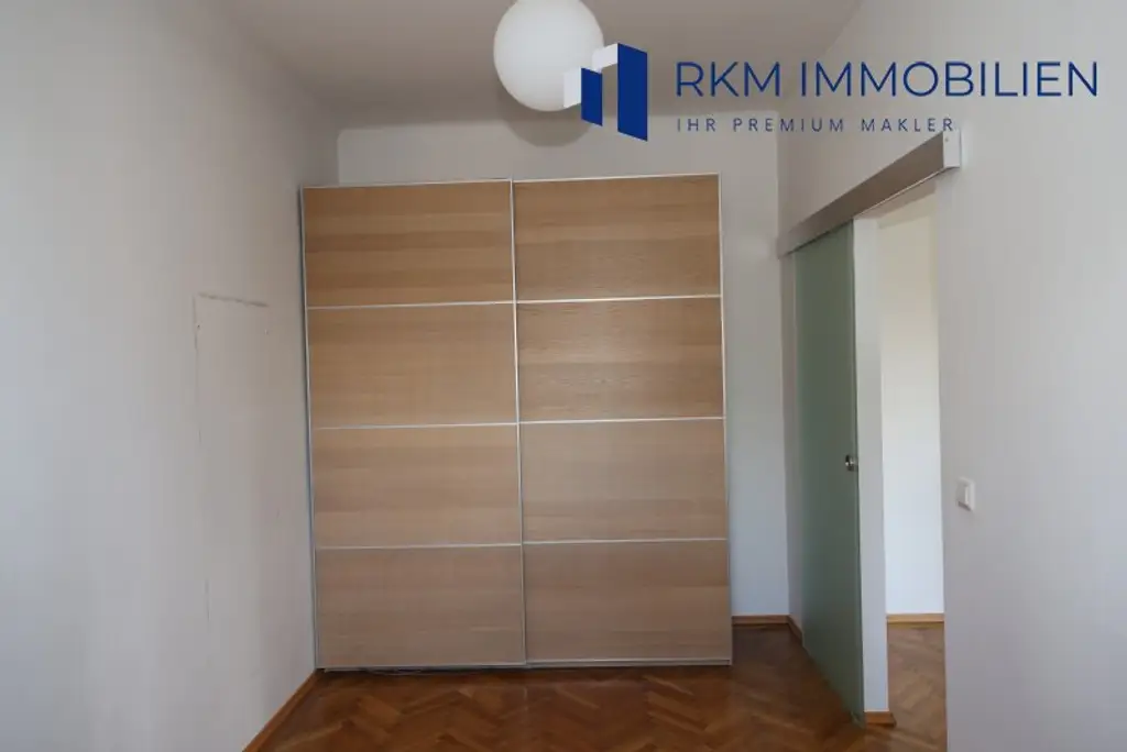 Traumhaftes Mehrfamilienhaus in Wien 1230: 9 Zimmer, Garten, Balkon und Garage - Ihr neues Zuhause!