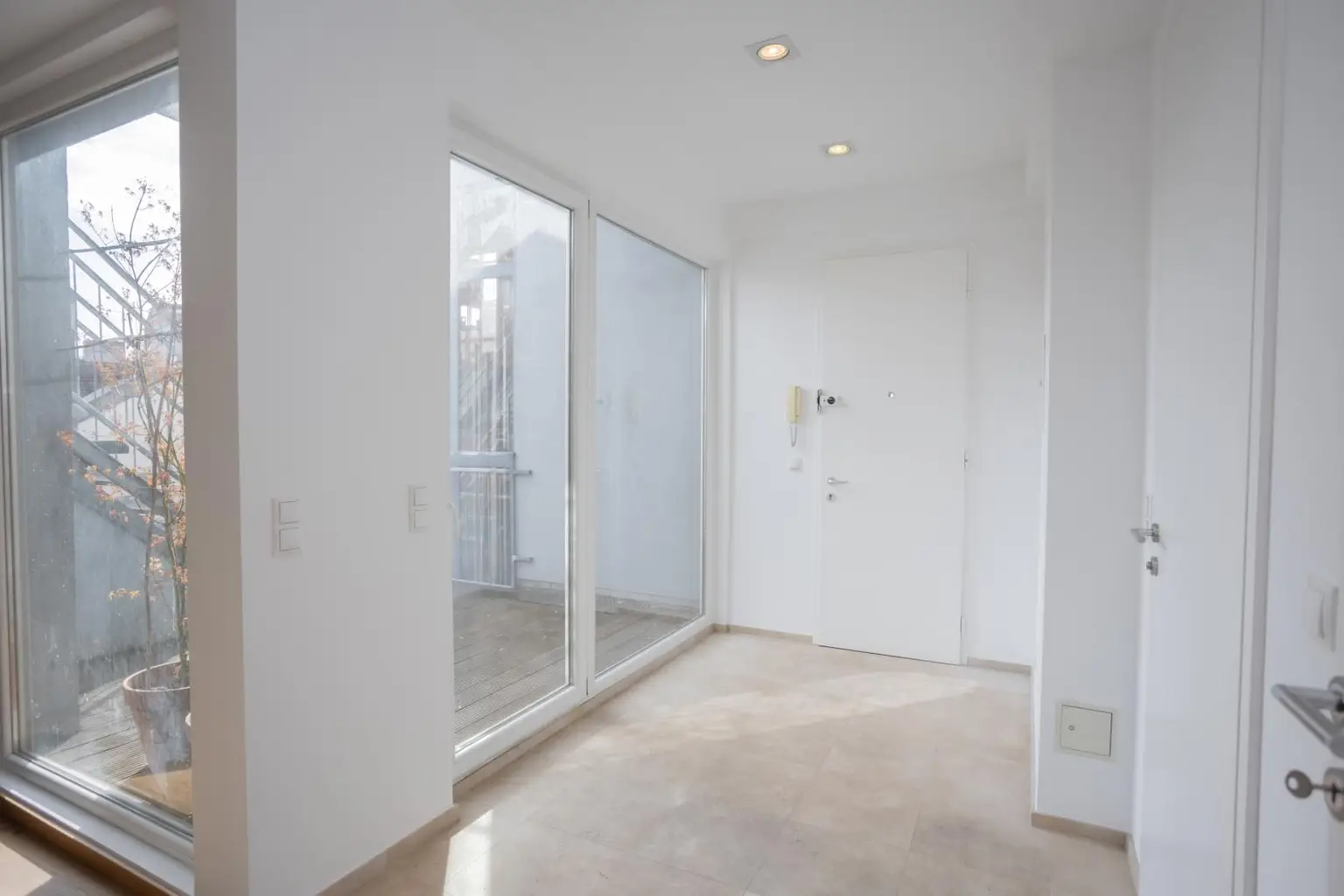 Vorraum + direkter Zugang zur Terrasse