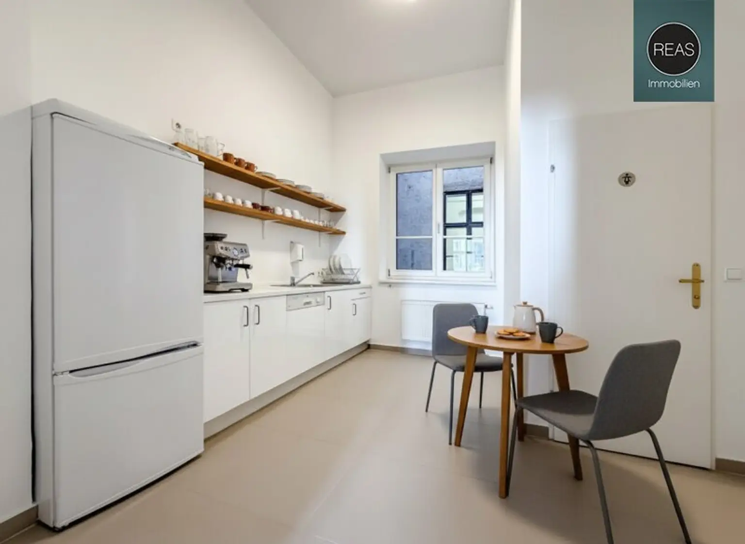 Klimatisiertes Büro bei neuer U5 Station! Repräsentatives Haus in bester Innenstadtlage bei der Votivkirche!