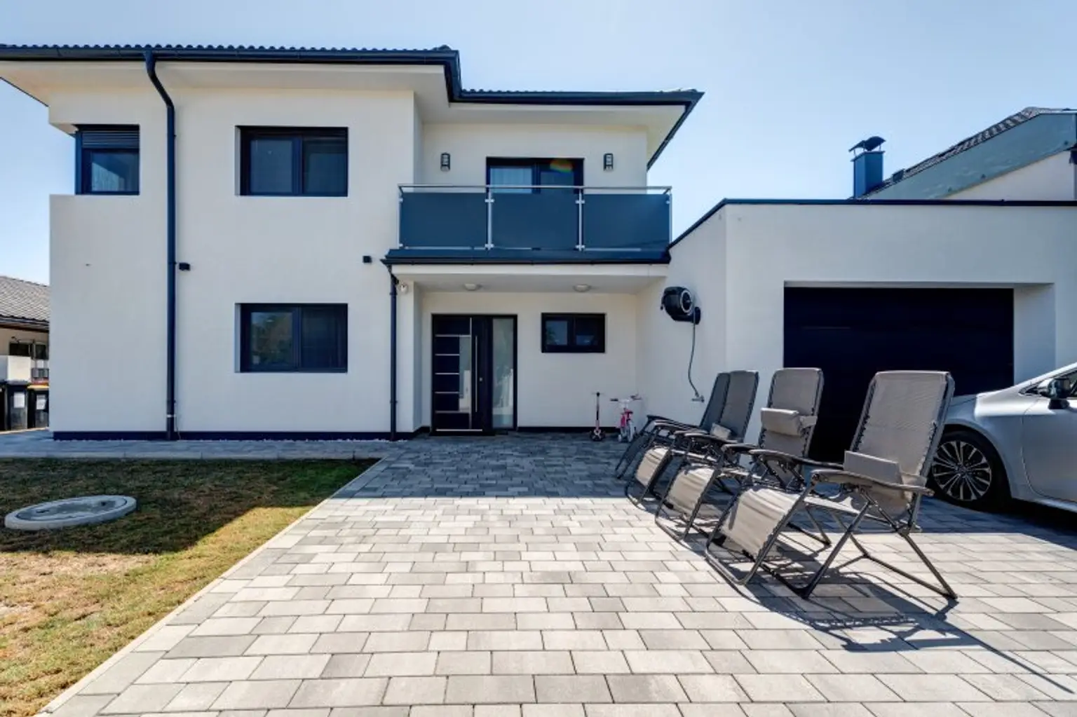 Eingangsbereich / Garage