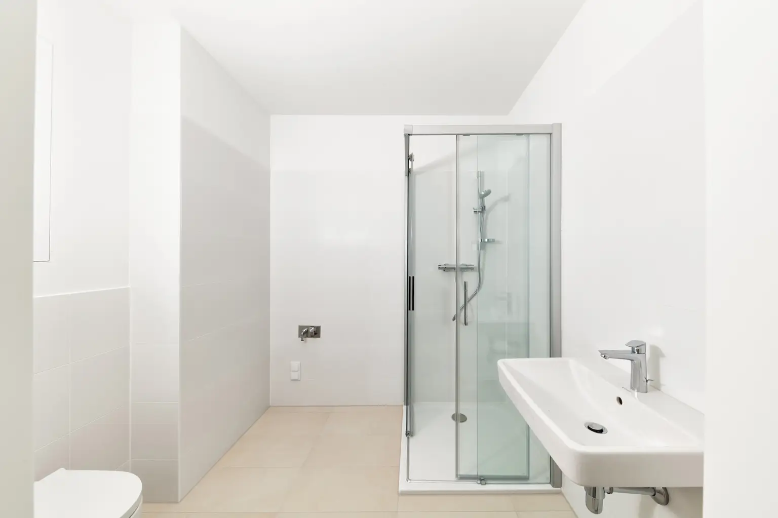 Moderner Neubau - Singlewohnung mit Freifläche, provisionsfrei mit gratis Jahreskarte Wr. Linien