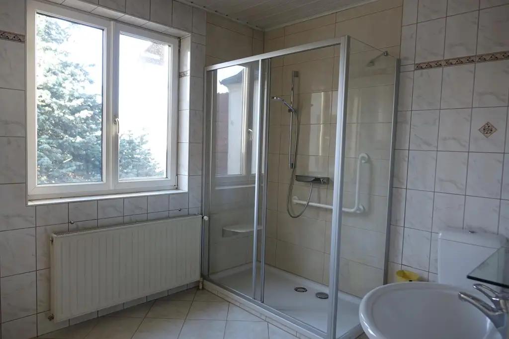 **VIEL PLATZ UND VIELE MÖGLICHKEITEN** Haus mit vielfältigem Potential im Südburgenland!