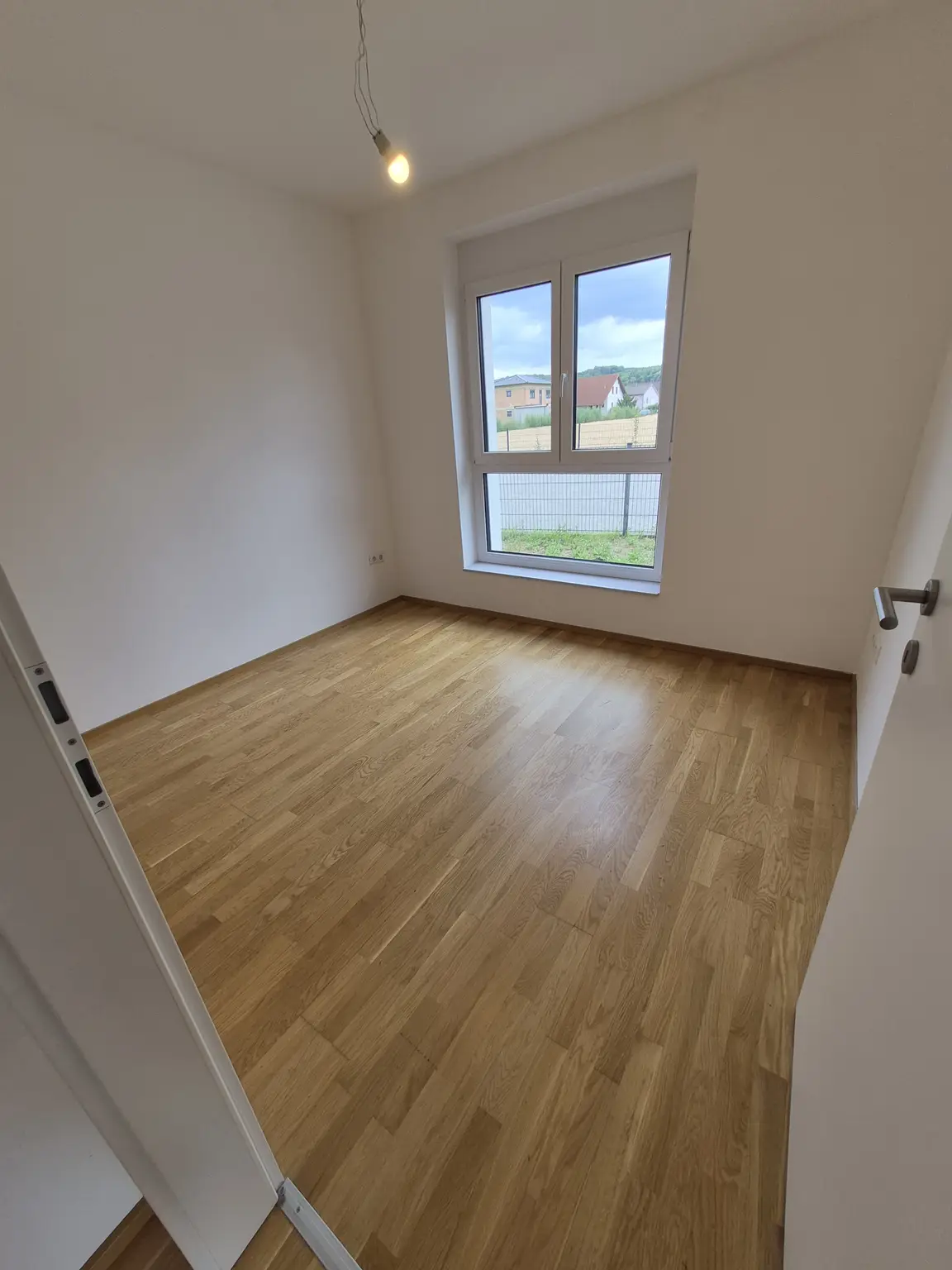 Neubau: Tolle ca. 65 m² Wohnung mit ca. 64 m² Eigengarten und Terrasse