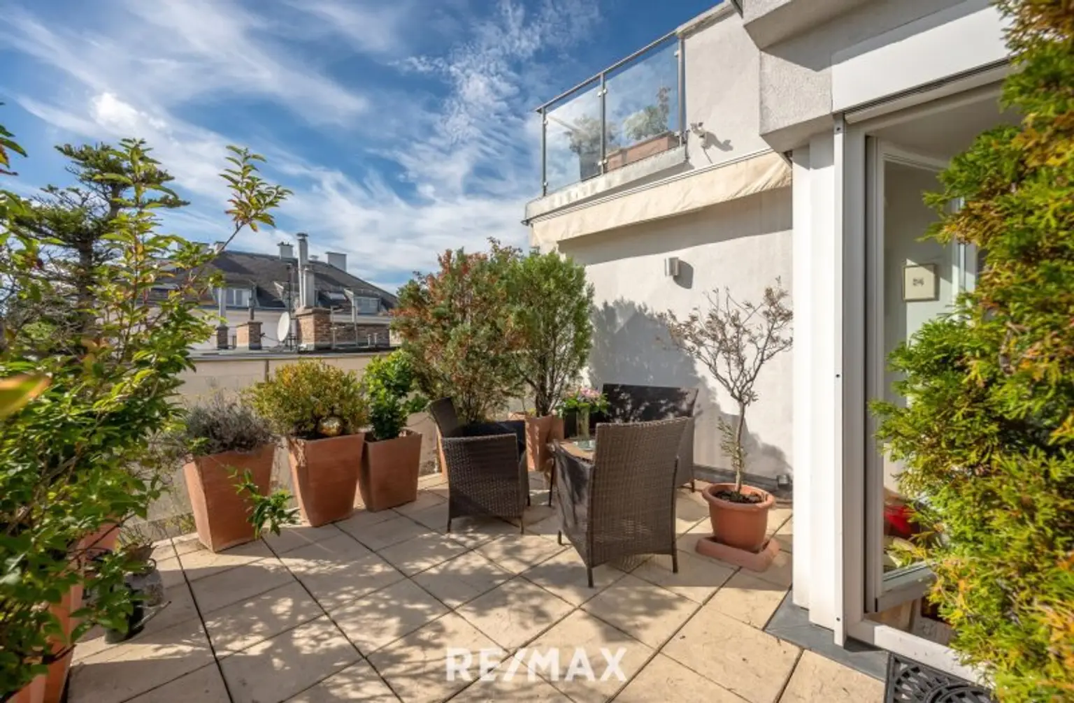Seltene Gelegenheit in Döbling! Zentrales Luxus-Penthouse mit vier Dachterrassen und Pool