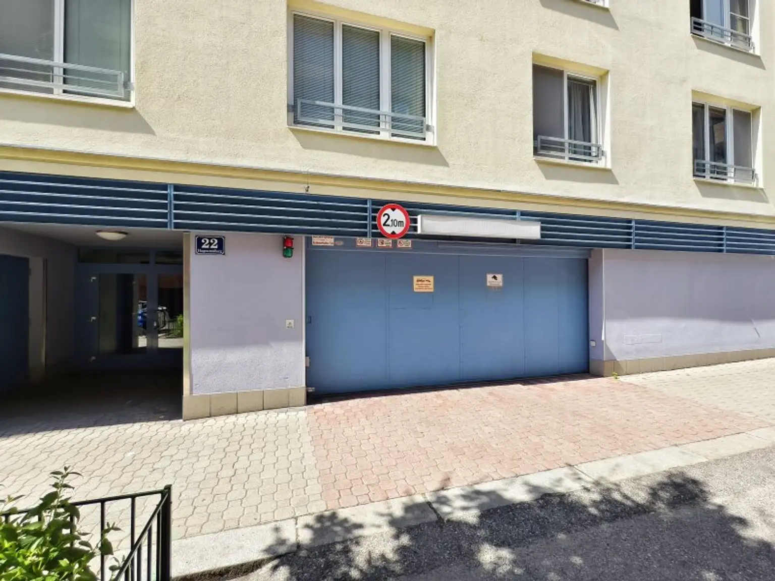 Außenansicht/Garageneinfahrt