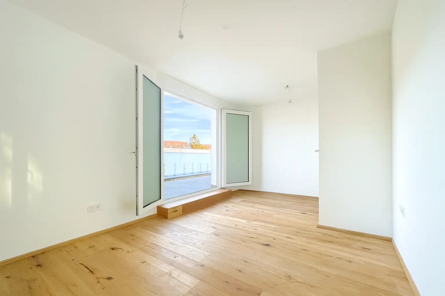 Schlafzimmer 1 mit Zugang Terrasse