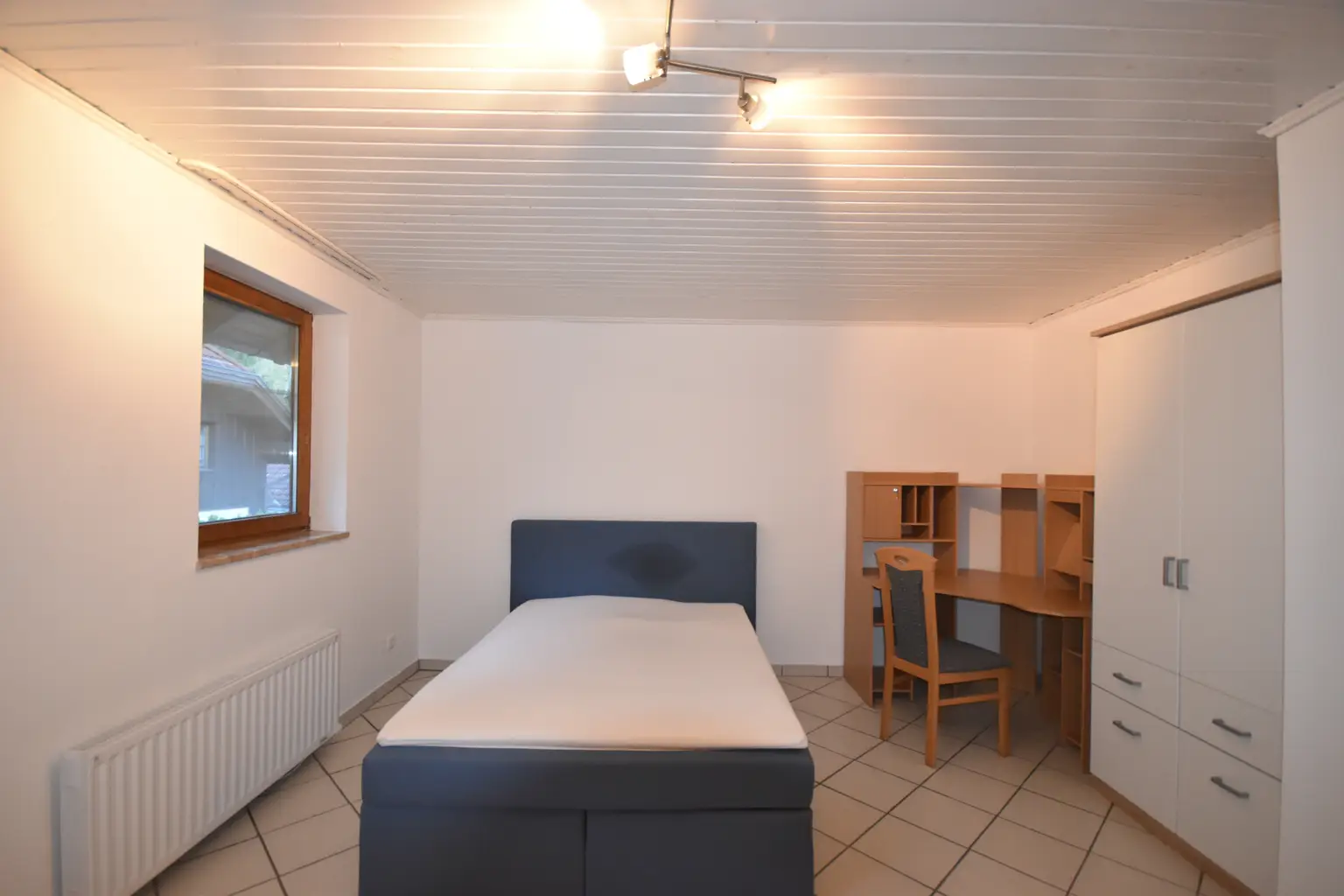 "GRÖDIG - Kleines Apartment mit Balkon und PKW-Stellplatz"