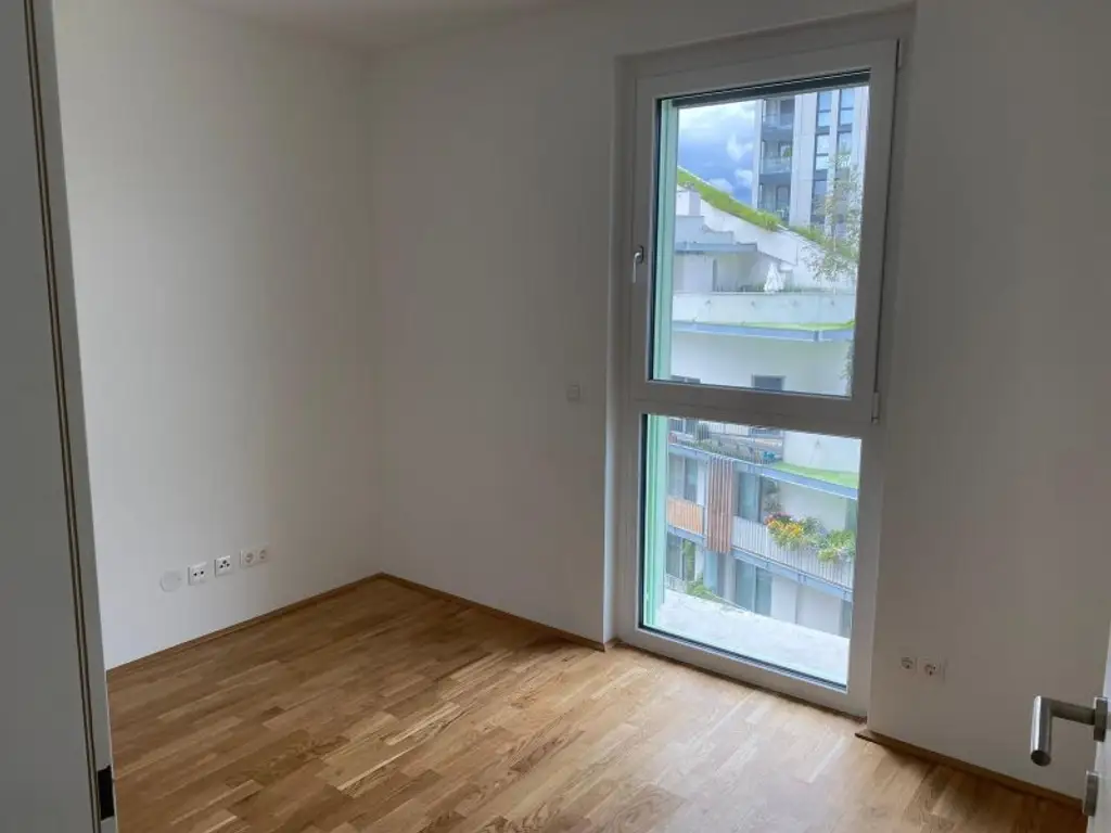 4 ZIMMER WOHNUNG MIT SEEBLICK