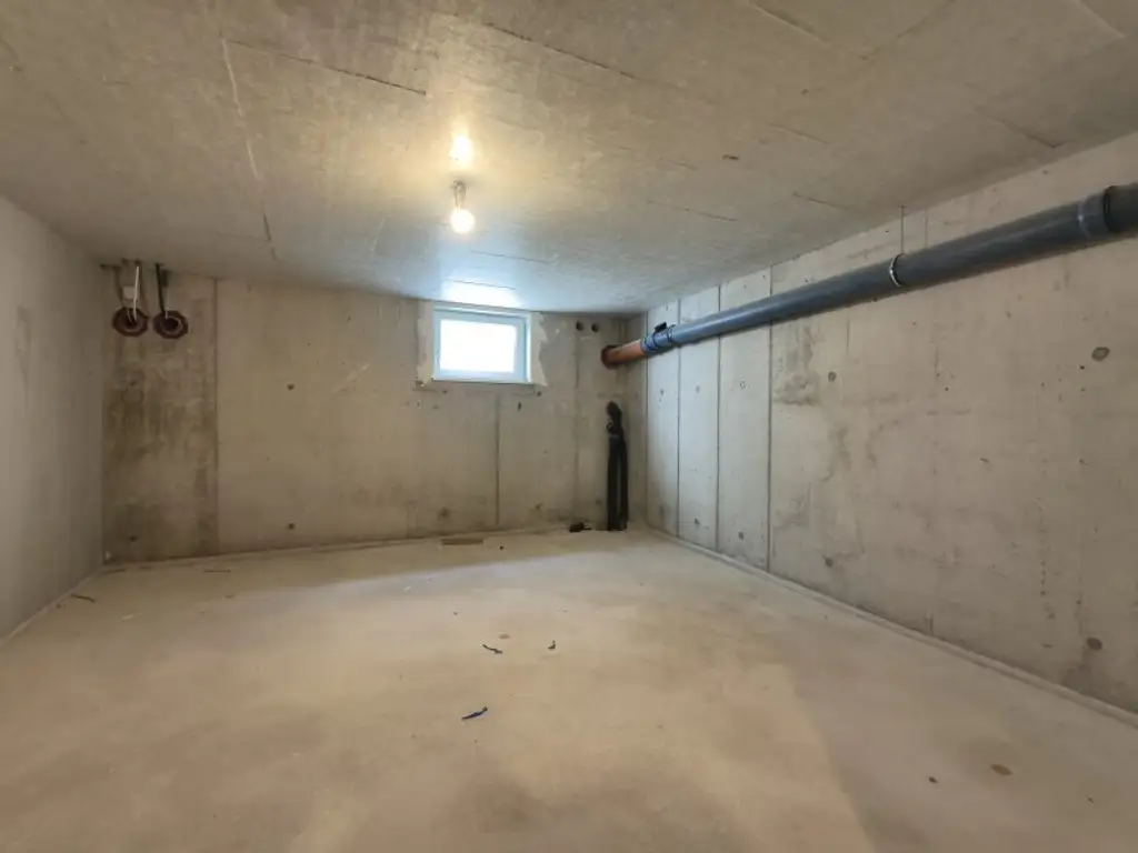 EXKLUSIVES TOWNHAUS AUF EIGENGRUND IN WEIDLING – NATURNAHES WOHNEN MIT STIL