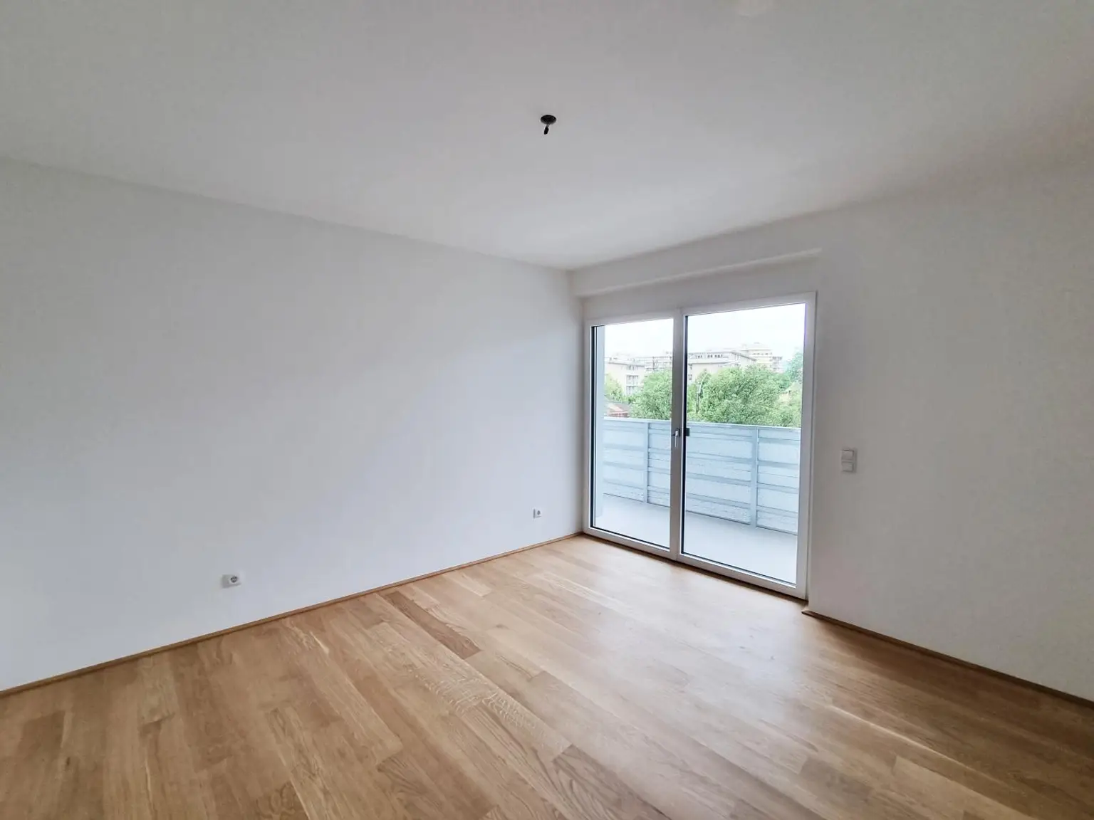 Bezugsfertige 5-Zimmer-Wohnung in Top-Lage in Graz Geidorf! Unverbaubarer Blick Richtung Mur!