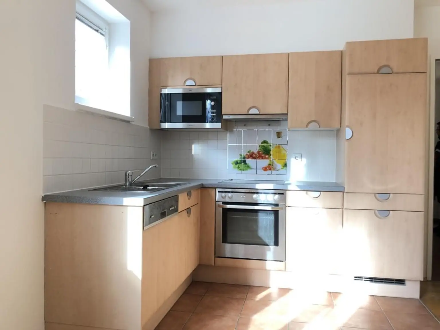 Nähe U3 - Wunderschöne, sehr sonnige Neubauwohnung in sehr guter und verkehrsgünstiger Lage