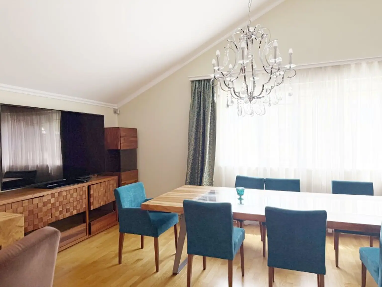 Move Right In: Fully Furnished Family Home in Weidling – 360 m²