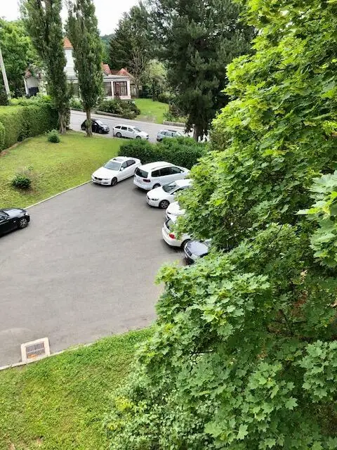 Parkmöglichkeit MIT eigenem Taferl von Vermieterin